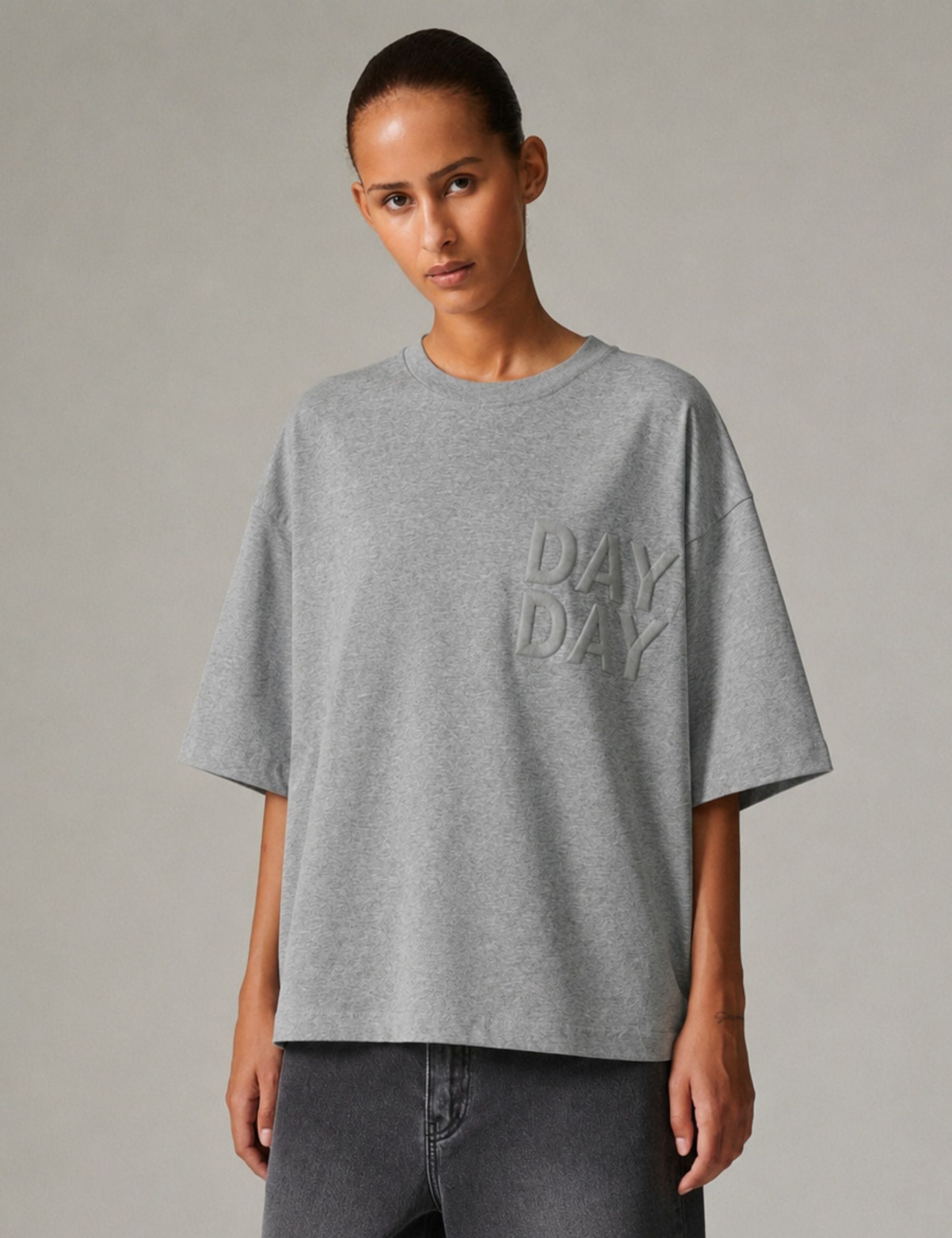 DAY Birger ét Mikkelsen Drew Embroidery - Heavy Jersey - T-shirt T-shirt 500036 Light Grey Melange